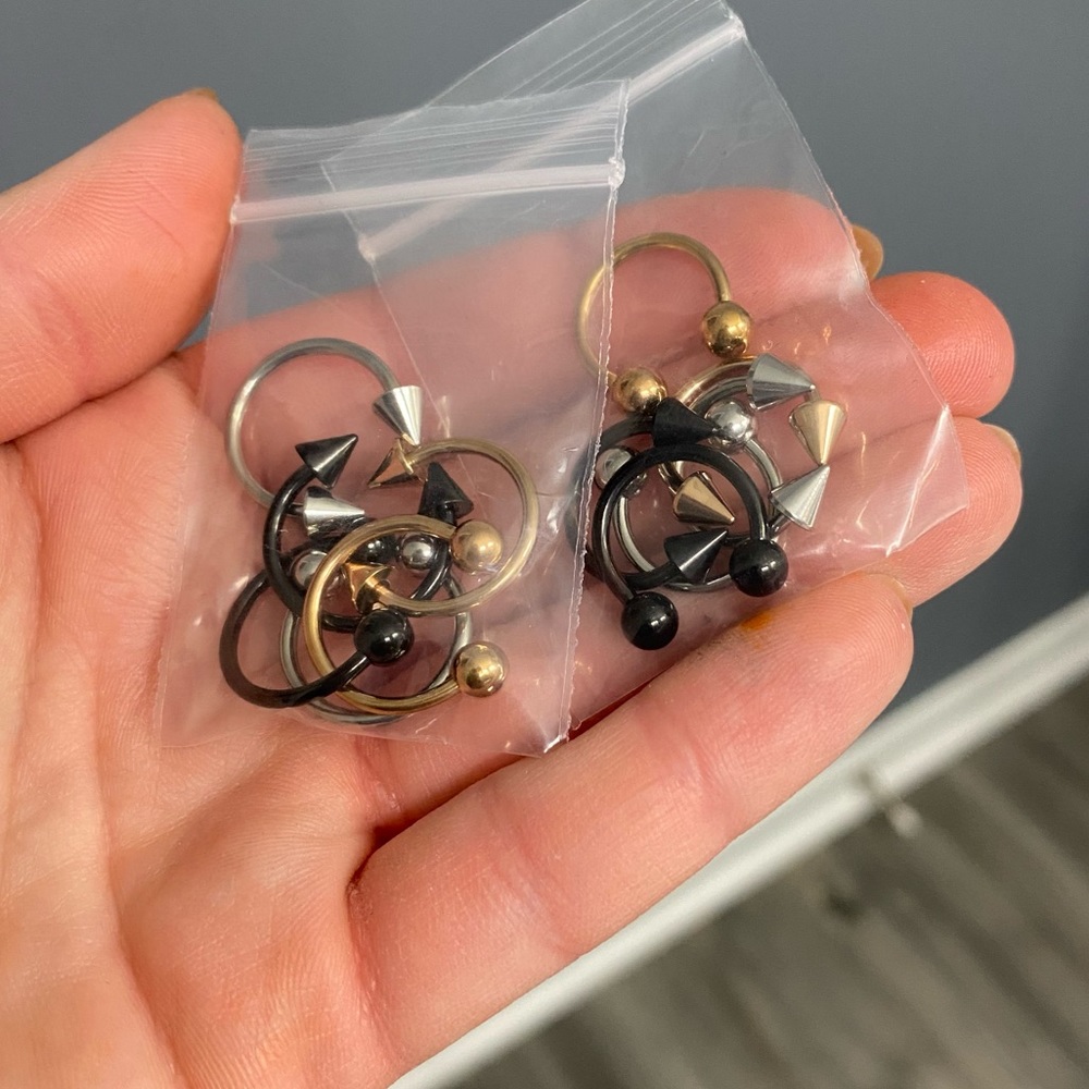 Septum Horseshoe Piercings